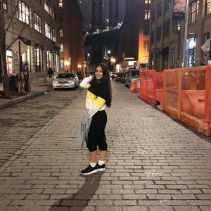 Meet your Posher, Camila